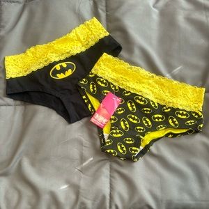 NWT 2 Women’s Size Medium, Cute Lacy Batman Boy Shorts 💛🖤